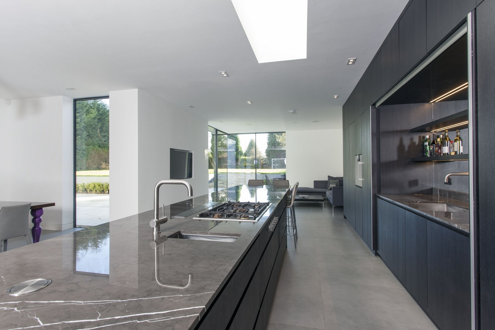 Melsetter — Roundhouse kitchen island