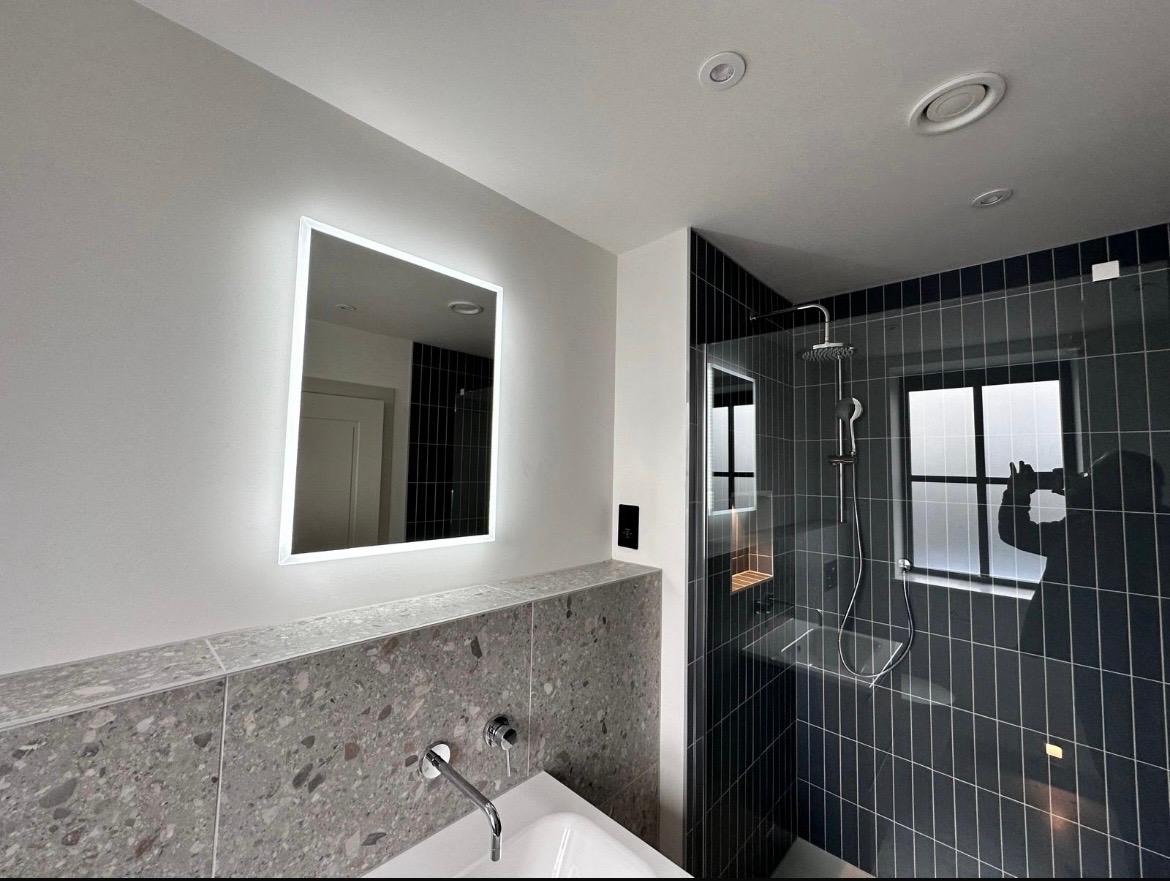 4 Rosefield — bathroom detail