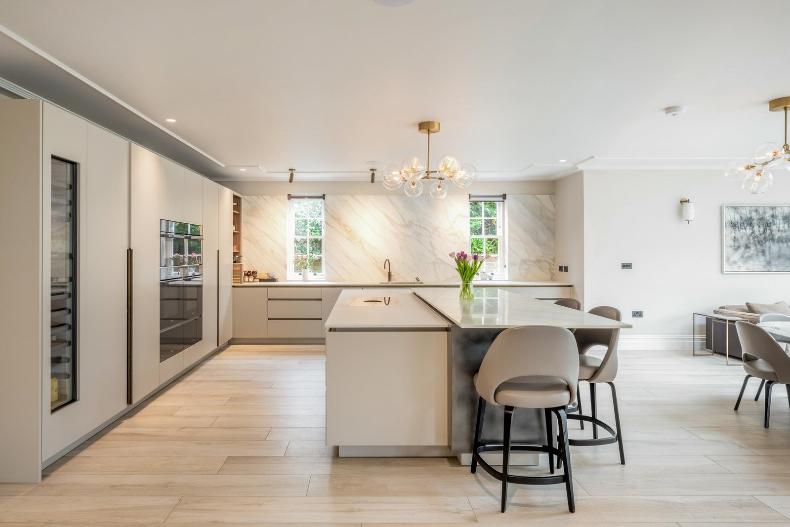 Melsetter — kitchen with marble backsplash